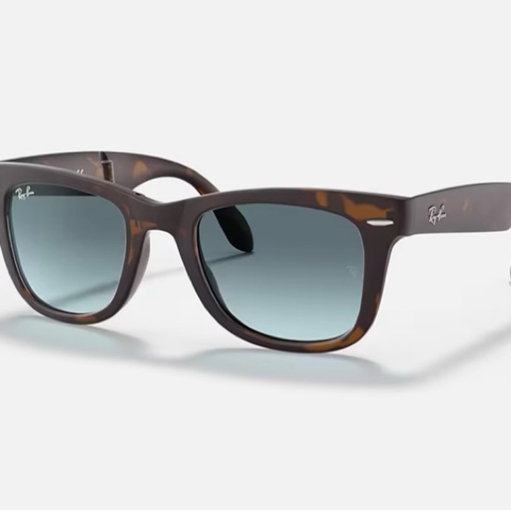 NEW!!  RAY-BAN FOLDING WAYFARER